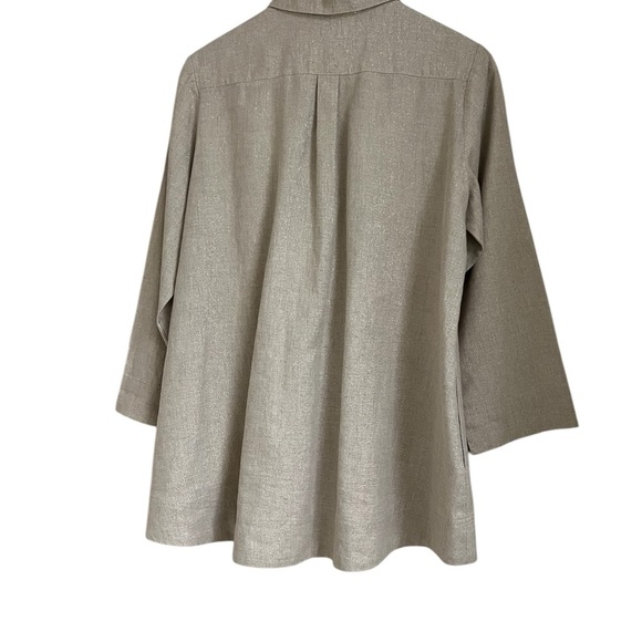 iLinen Button-Up Shirt with side pockets - Picture 2 of 4